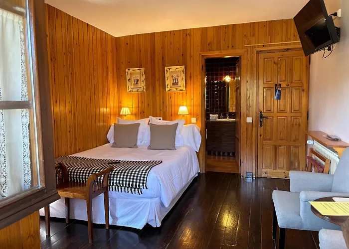 El Xalet De Tauell Hotel Rural
