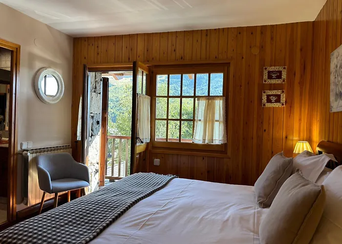 El Xalet De Tauell Hotel Rural