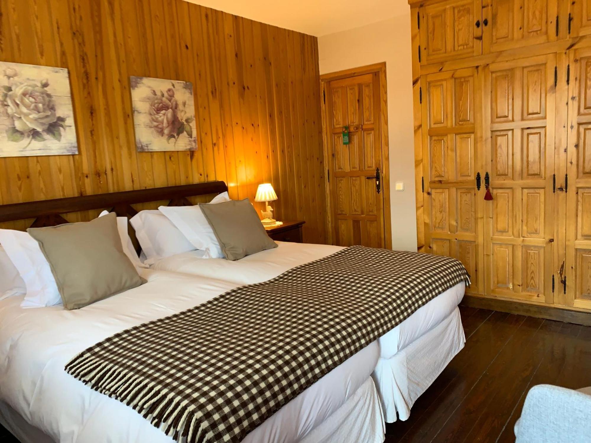 Hotel El Xalet De Rural 2*